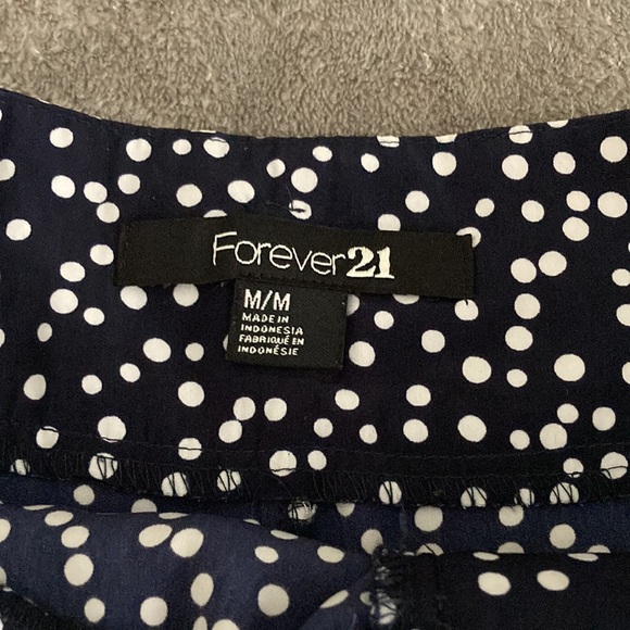 Forever 21 Navy and white polka dot fabric shorts - Picture 3 of 5